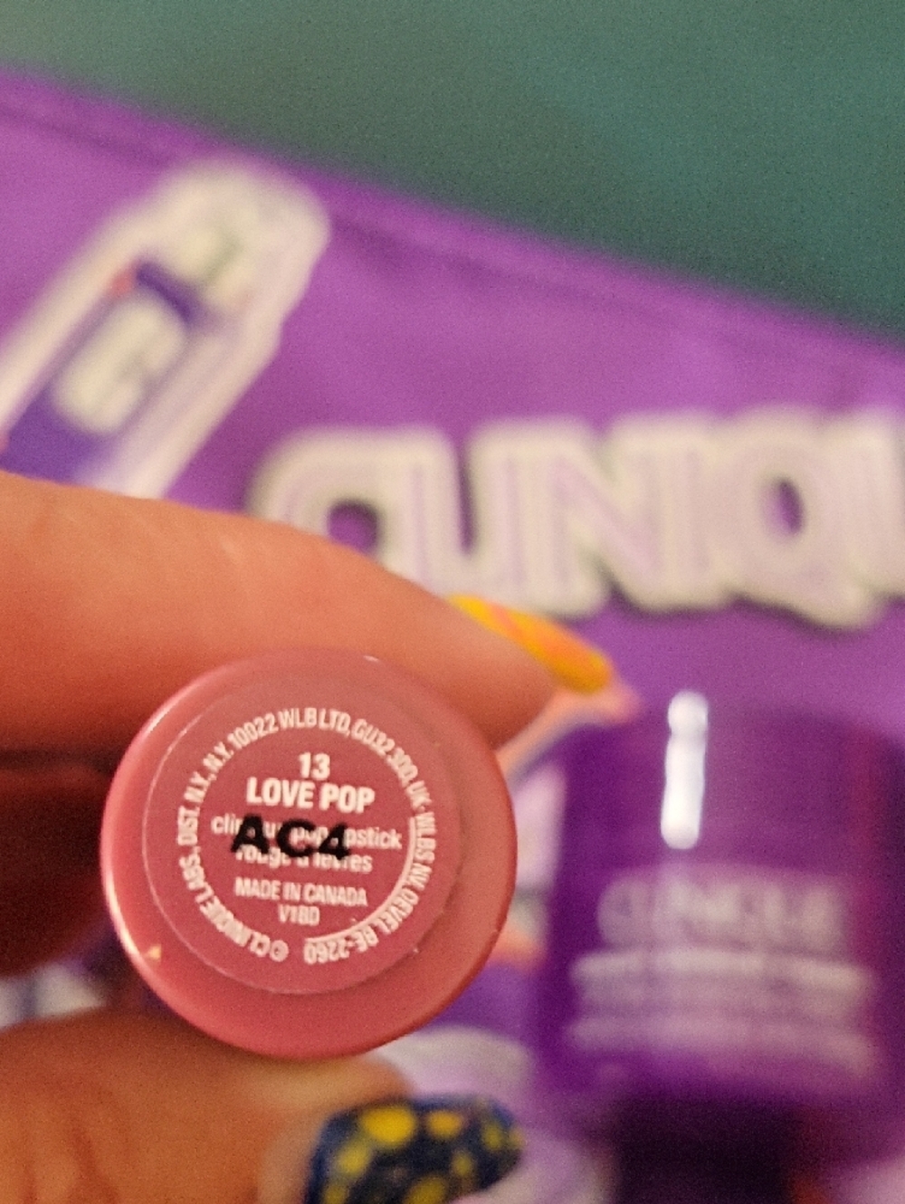 Clinique Cosmetic Pouch Wrinkle Serum And Tube Skincare and Love Pop Lipstick - Picture 2 of 8